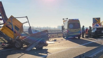 Wypadek na S5. Auto uderzyło w przyczepę obsługi.